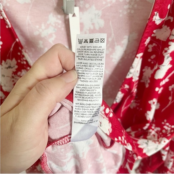 ASOS top red white floral wrap puff sleeves tie ruching v neck - Picture 9 of 10